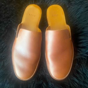 Feit Mule 37 in very good used condition